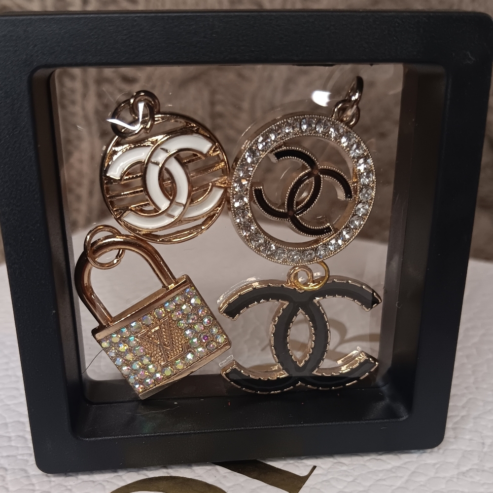 Elegant Gold and Black Charm Set